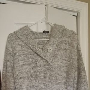 Grey & White pullover